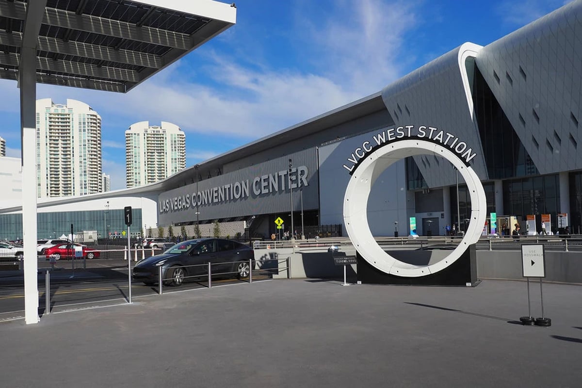 las-vegas-convention-center-food-workers-vote-to-authorize-strike