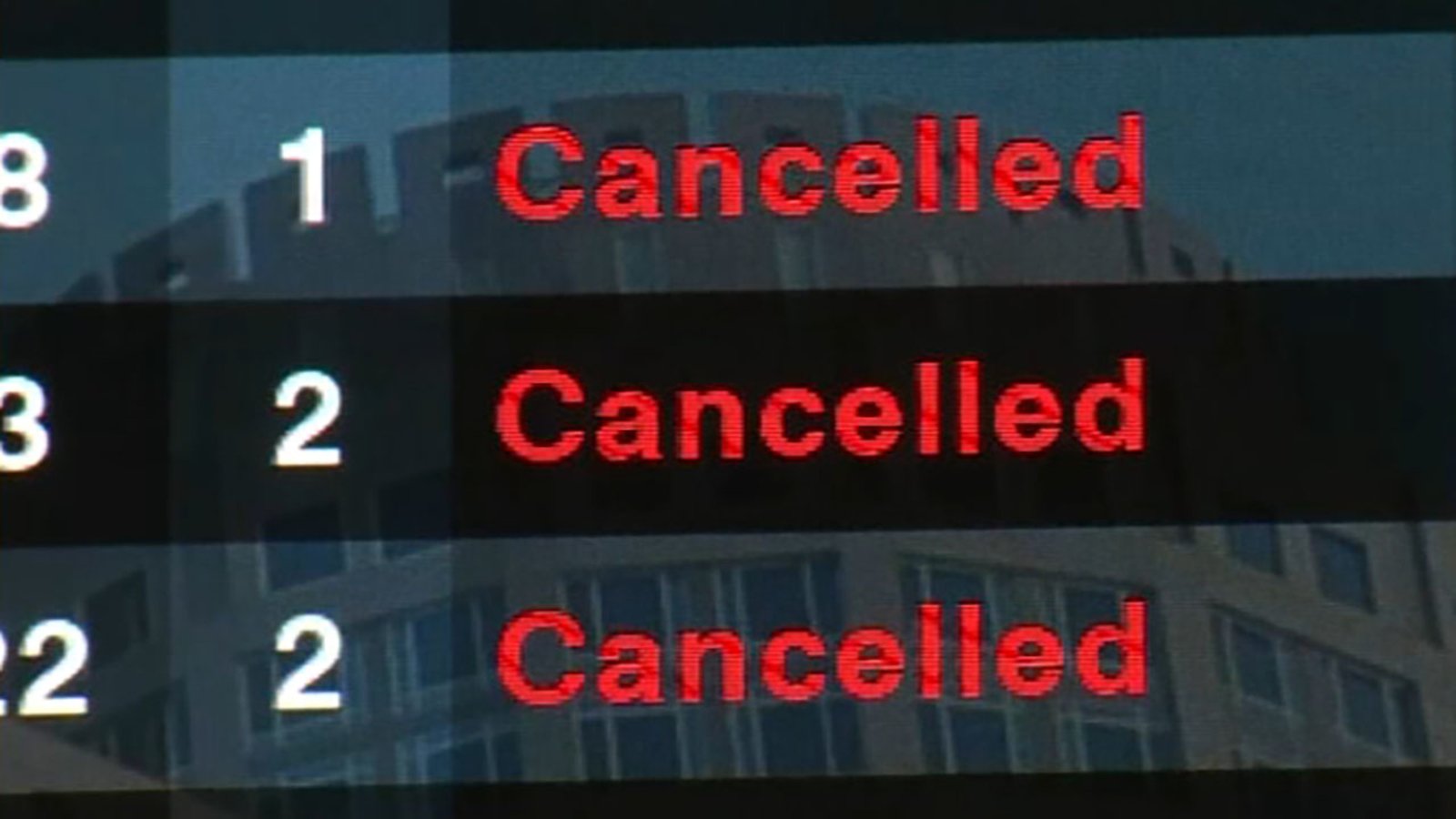 harry-reid-airport-delays,-cancellations-continue-during-holiday-travel