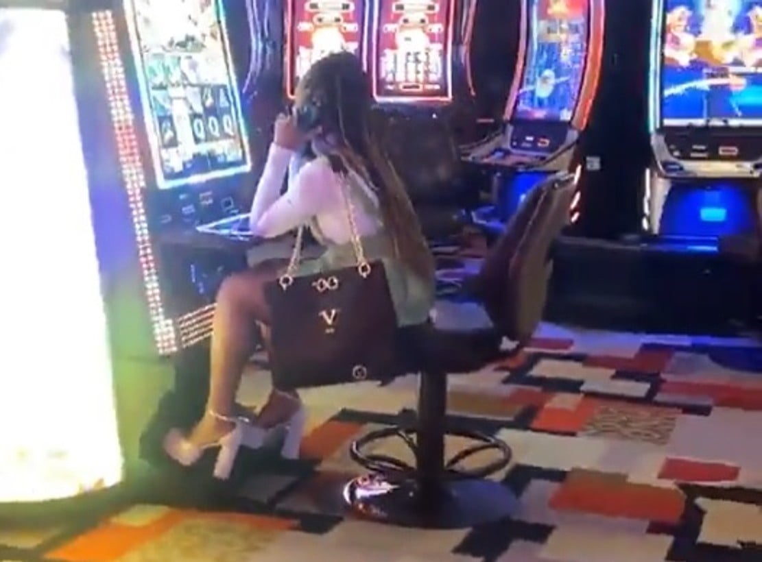 viral-video-appears-to-show-woman-urinating-at-planet-hollywood-slot-machine