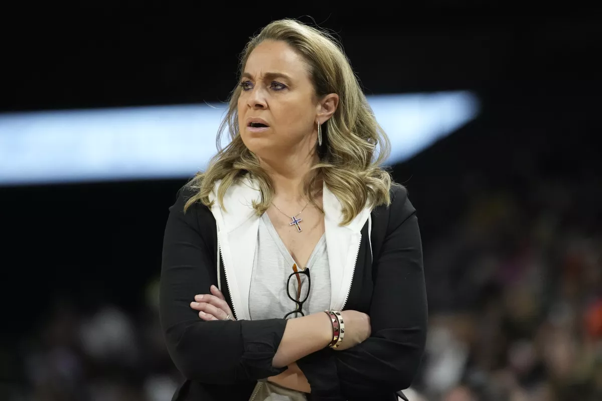 wnba-suspends-las-vegas-aces-coach-for-bullying-pregnant-player